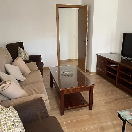 Nuevo Con Piscina En El Centro 