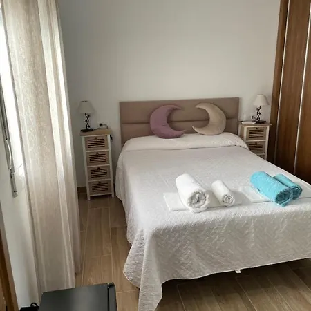 Nuevo Con Piscina En El Centro 