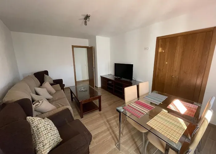 Nuevo Con Piscina En El Centro 