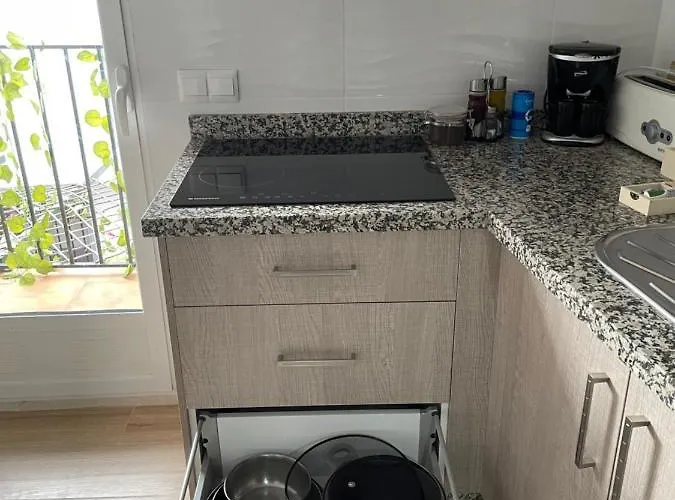 Nuevo Con Piscina En El Centro 