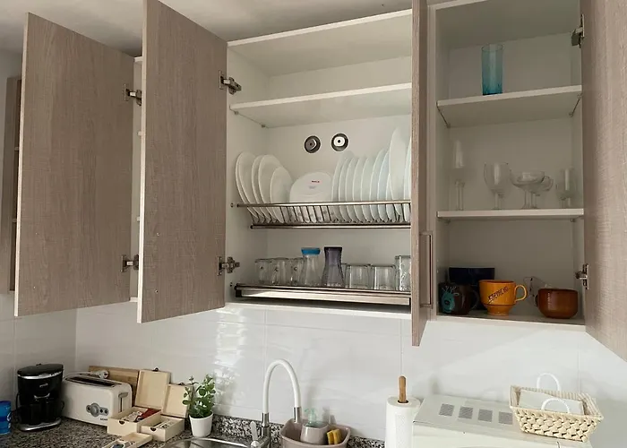 Nuevo Con Piscina En El Centro 