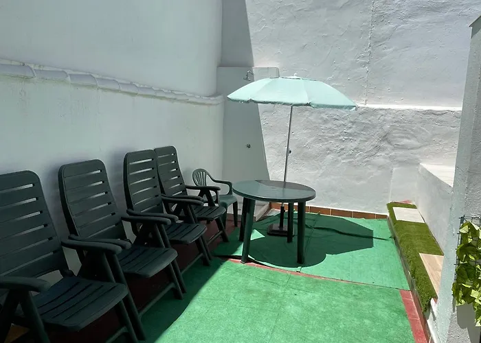 Nuevo Con Piscina En El Centro 