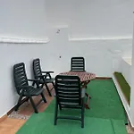 Nuevo Con Piscina En El Centro 