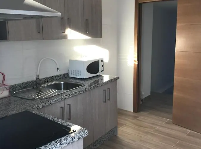 Nuevo Con Piscina En El Centro 