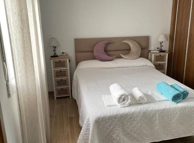 Nuevo Con Piscina En El Centro 